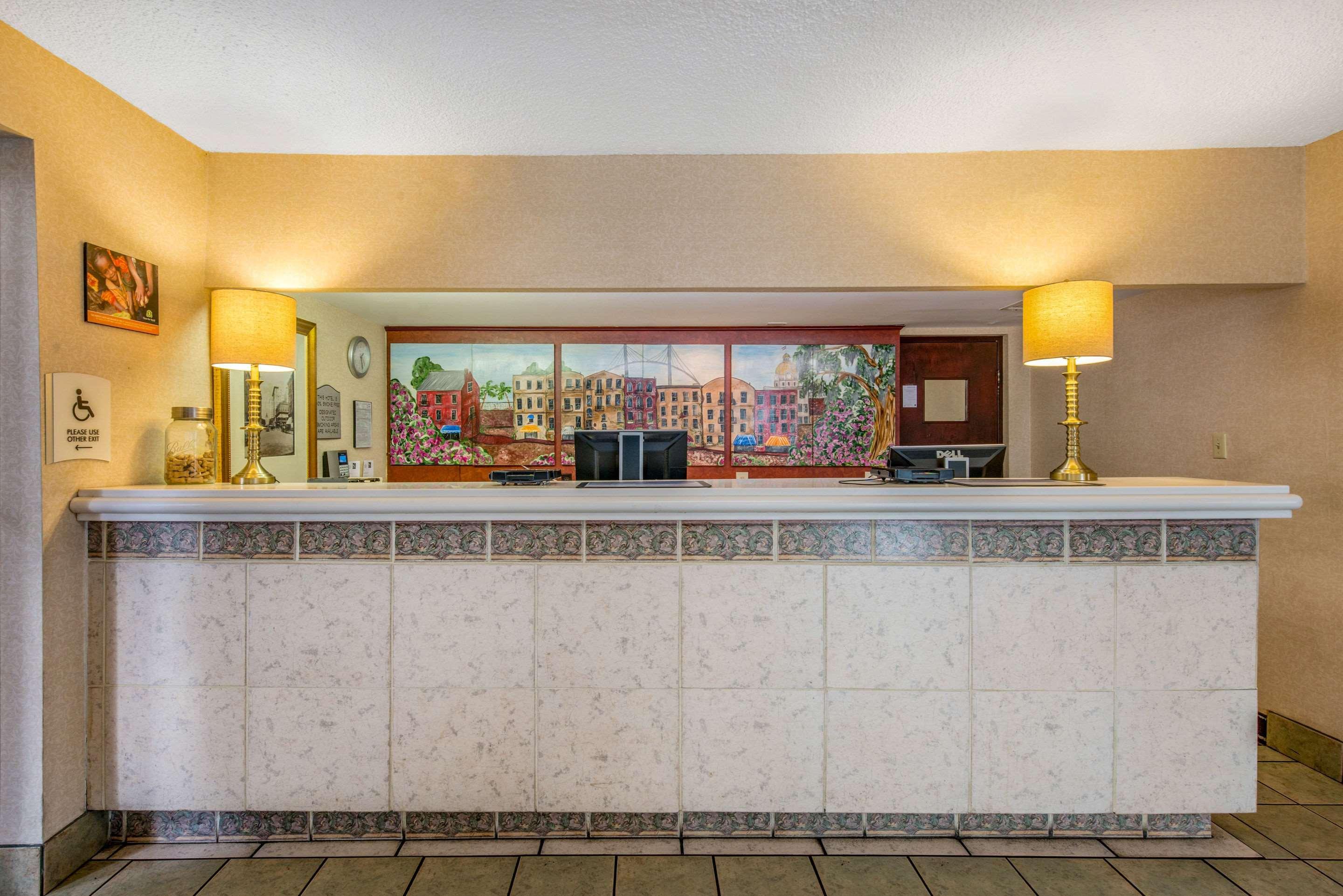 Quality Inn Savannah Historic District Exterior photo